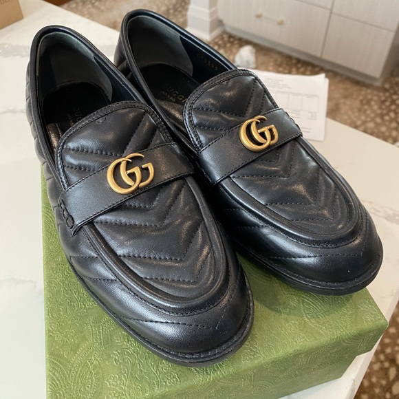 Gucci Women's Quilted Slip On chevron Loafers black size 39.5 used twice - Picture 2 of 7